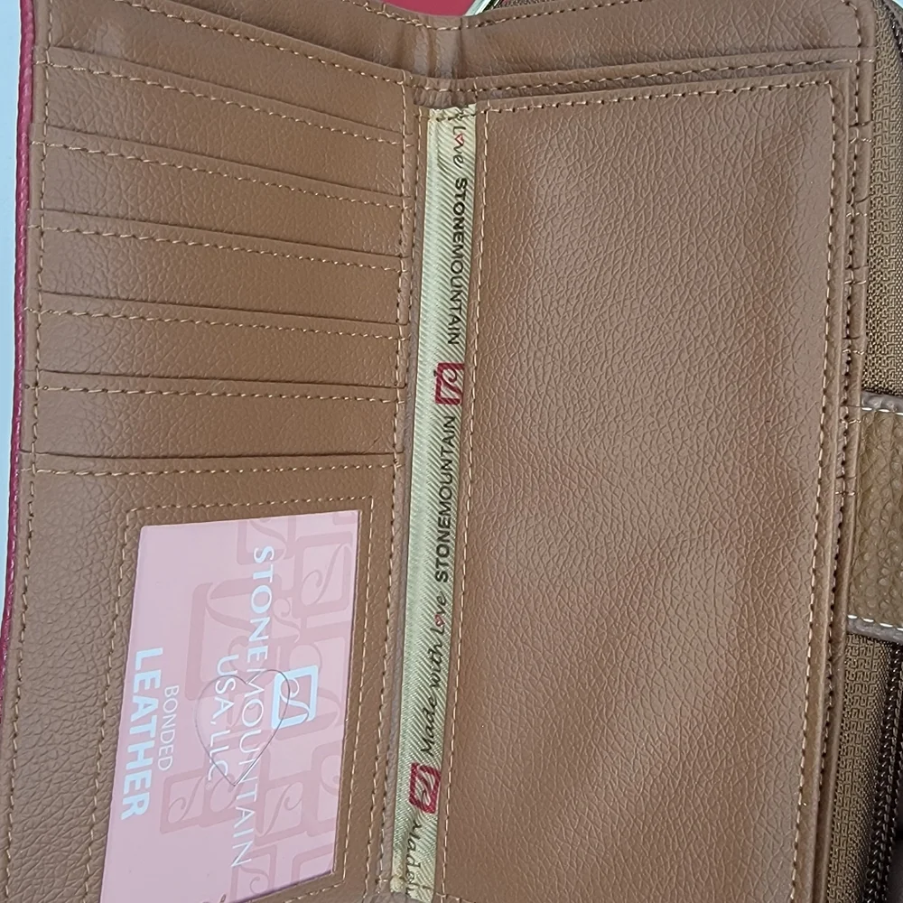 Stone Mountain Accessories Red Leather‎ Wallet/Clutch. P170